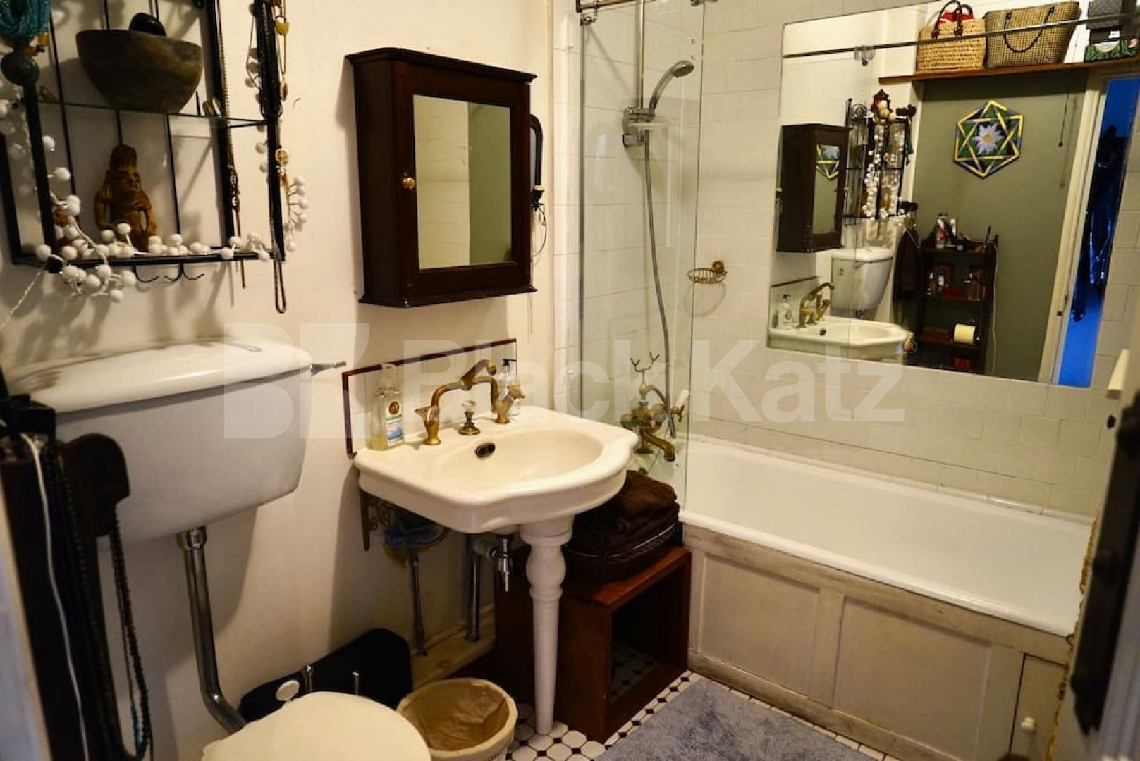 			New Instruction In Heart Of Crouch End !, 1 Bedroom, 1 bath, 1 reception Apartment			 Coolhurst Road, Crouch End / Highgate