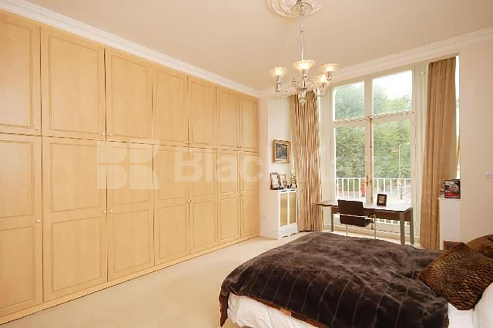 Spacious two bedrooom two bathroom set in a period conversion  Belsize Park Gardens, Belsize Park