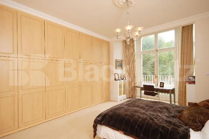 Spacious two bedrooom two bathroom set in a period conversion  Belsize Park Gardens, Belsize Park