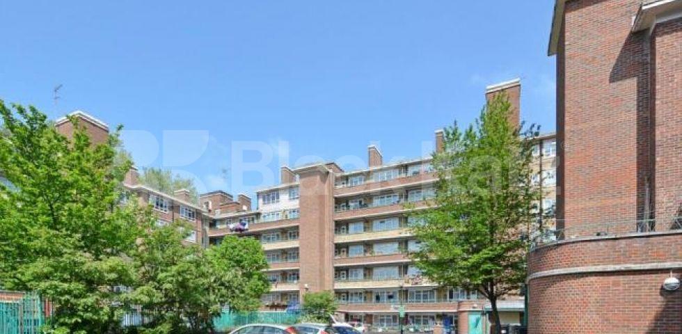 			ZONE 1 LOCATION!, 3 Bedroom, 1 bath, 1 reception Flat			 Sidmouth Street, RUSSELL SQUARE