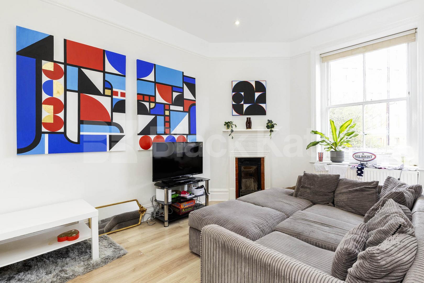 Beautiful three double bedroom property situated in the finest of areas Biddulph Mansions, Elgin Avenue, Maida Vale