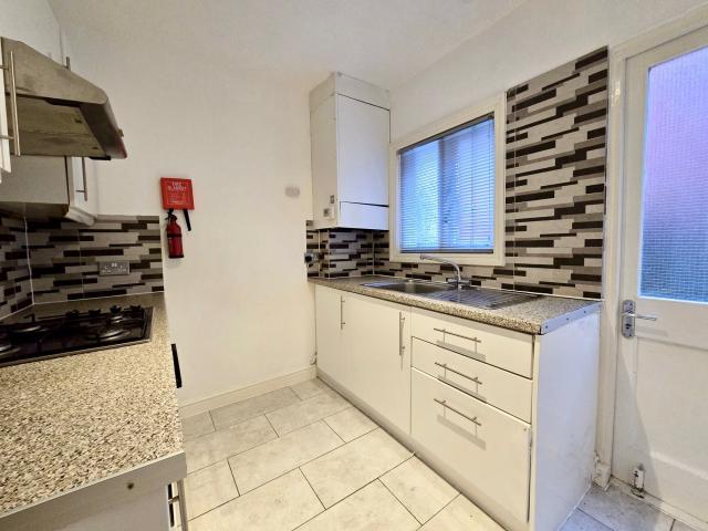 			2 Bedroom, 2 bath, 1 reception Flat			 Stanley Gardens, Willesden Green