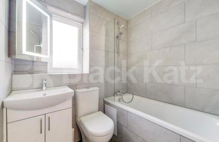 2 bedroom property within walking distance to Kings Cross Station  Bunning Way, Islington