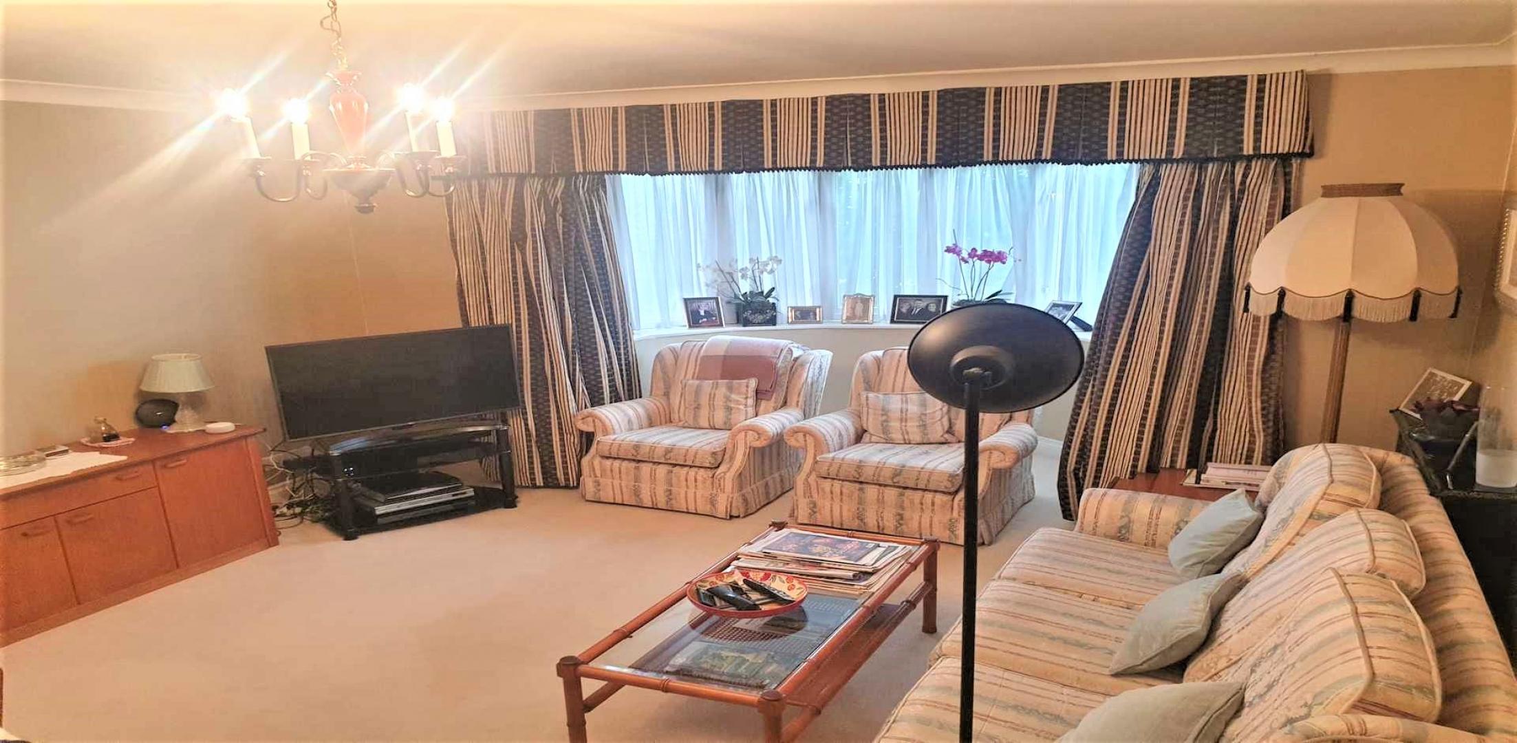 			3 Bedroom, 2 bath, 1 reception Flat			 Hendon Lane, FINCHLEY N3