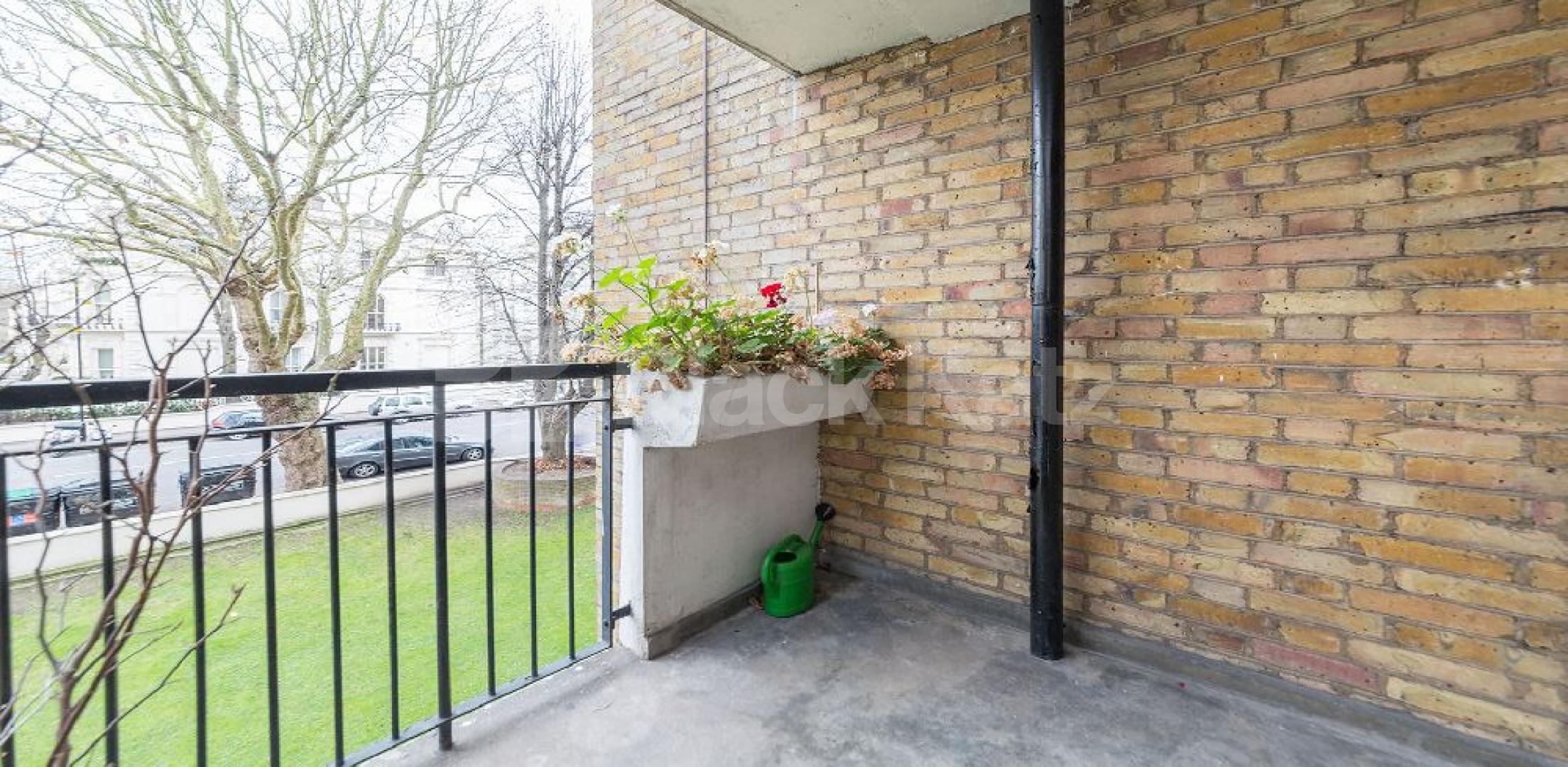 			2 Bedroom, 1 bath, 1 reception Flat			 Clifton Gardens, MAIDA VALE/LITTLE VENICE