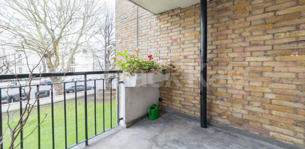 			2 Bedroom, 1 bath, 1 reception Flat			 Clifton Gardens, MAIDA VALE/LITTLE VENICE