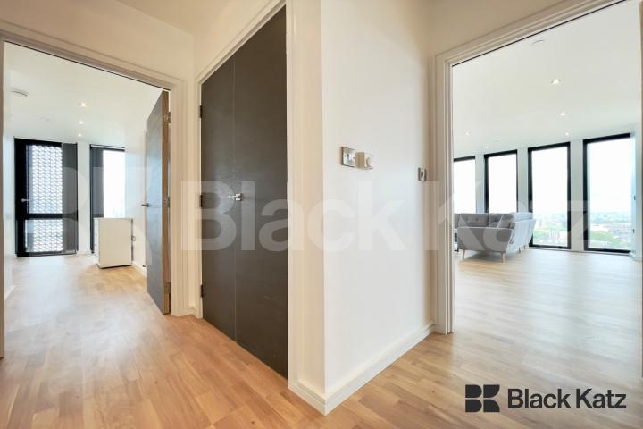 Size, quality & location + Concierge service & gym facilities The Ceramic Building - Newington Causeway , Borough