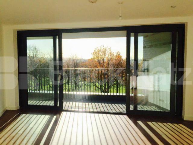 			NEW INSTRUCTION, 2 Bedroom, 1 bath, 1 reception Apartment			 King Fisher Heights, Bramwell Way, Royal Dock/ Pontoon Dock