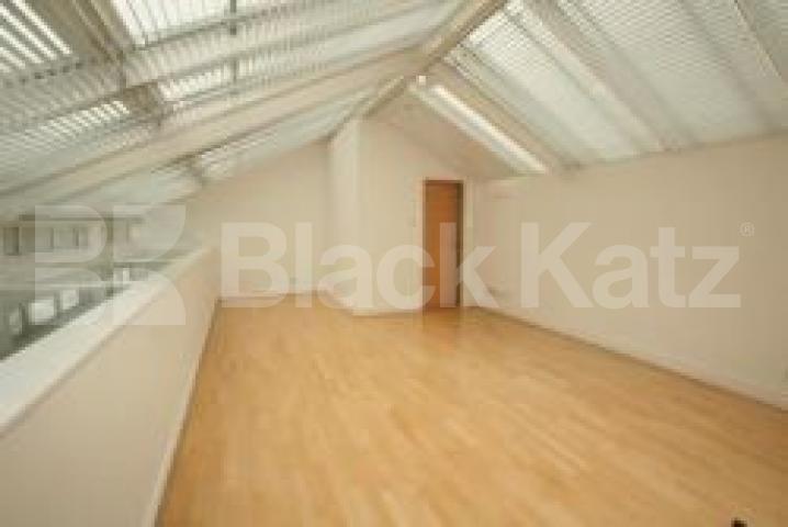 			3 Bedroom, 1 bath, 1 reception Flat			 Gloucester Avenue, PRIMROSE HILL NW1