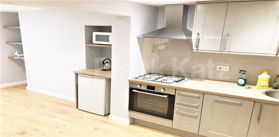 			1 Bedroom, 1 bath, 1 reception Ground Floor Flat			 Sulgrave Road, SHEPHERDS BUSH