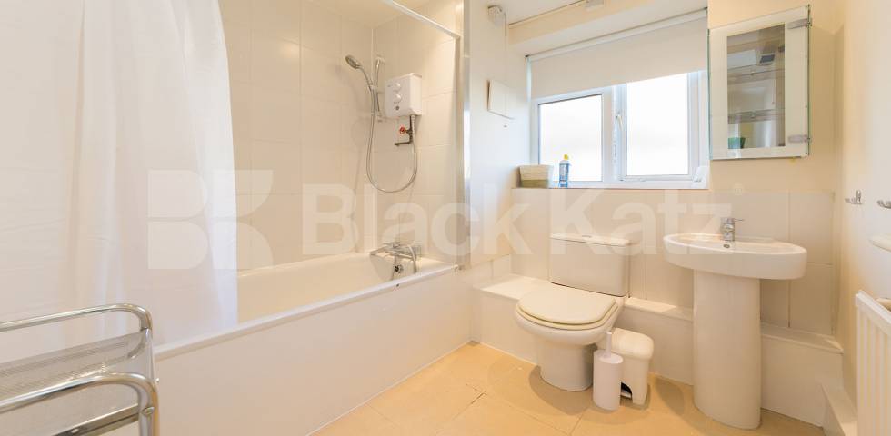 			1 Bedroom, 0 bath, 1 reception 			 Mowbray Road,  London  NW6