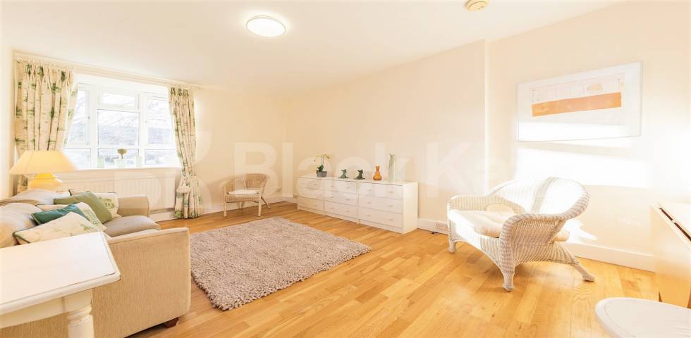 			1 Bedroom, 0 bath, 1 reception 			 Mowbray Road,  London  NW6