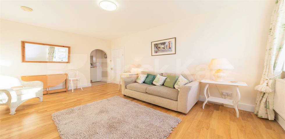 			1 Bedroom,  bath, 1 reception 			 Mowbray Road,  London  NW6