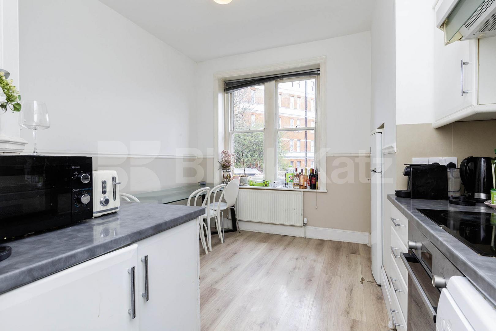Beautiful three double bedroom property situated in the finest of areas Biddulph Mansions, Elgin Avenue, Maida Vale