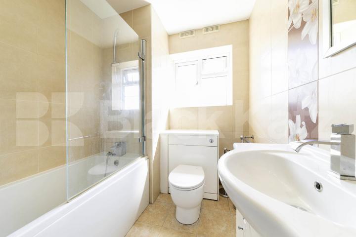 A spacious four-bedroom furnished HMO available to rent from 21st August, ideally located on Adelaide Road within walking distance of the station.The property offers four good-sized bedrooms, three bathrooms, a large fitted kitchen and an additional  Adelaide Road, Regency Lodge Adelaide Road, NW3,  Regency Lodge Adelaide Road