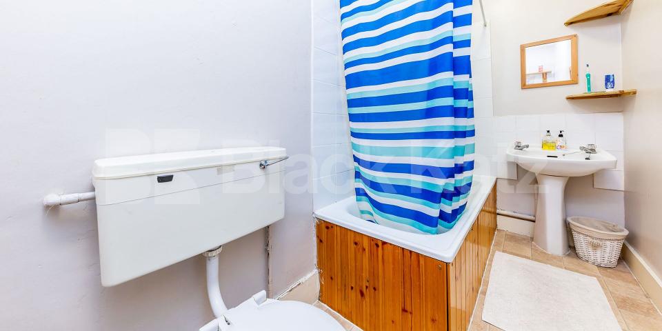 			Great One Bed !, 1 Bedroom, 1 bath, 1 reception Flat			 High Street, Hornsey