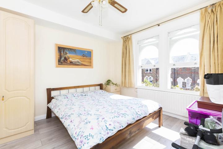 			1 Bedroom, 1 bath, 1 reception Flat			 Lowfield Rd, West Hampstead