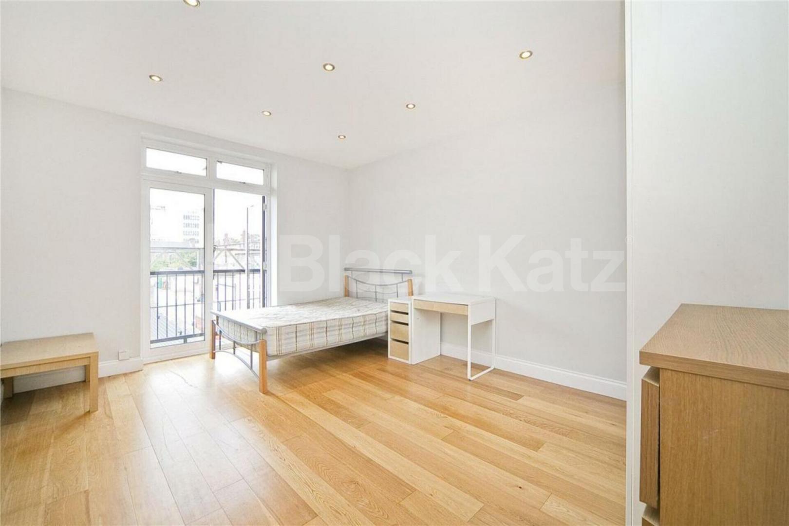 4 double bedrooms wtih 2 bathrooms Inc all bills except council tax Camden Road, Holloway