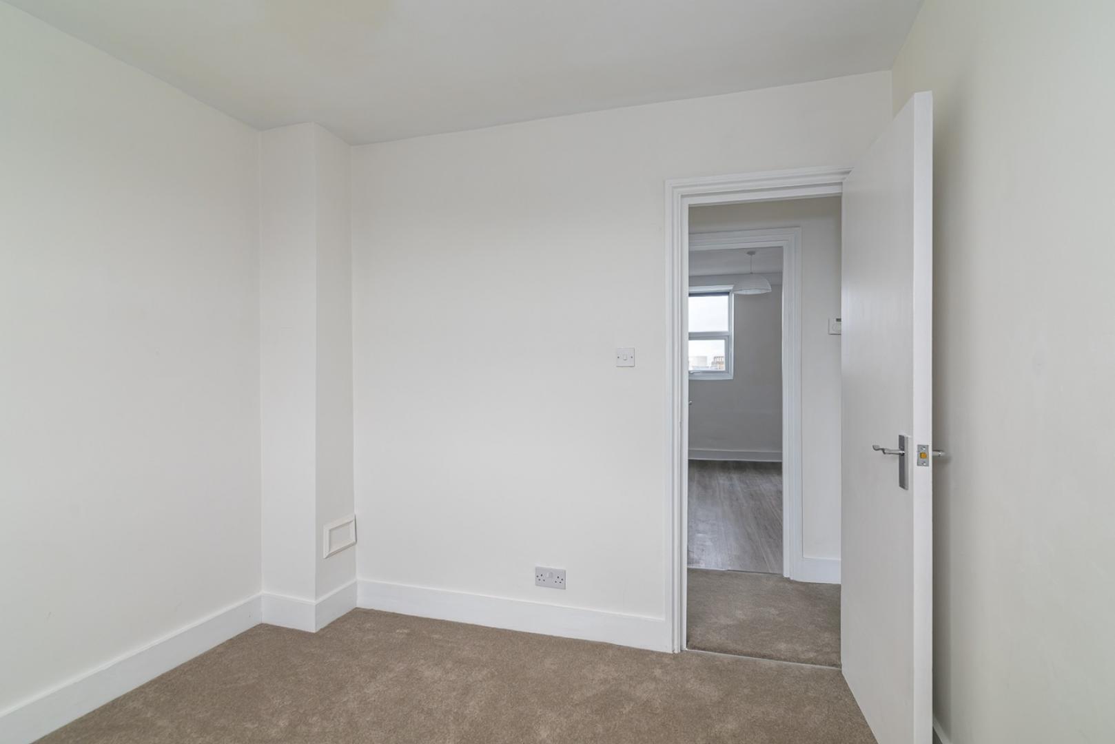 			1 Bedroom, 1 bath, 1 reception Flat			 Great Western Road, MAIDA VALE
