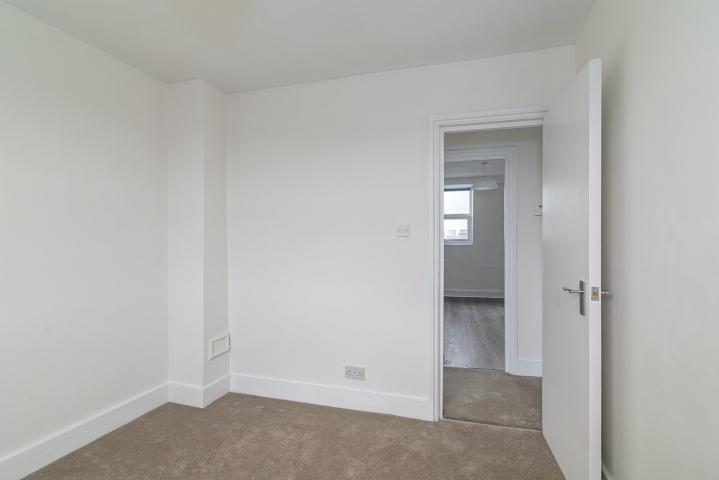 			1 Bedroom, 1 bath, 1 reception Flat			 Great Western Road, MAIDA VALE