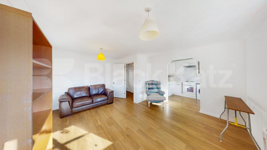 Good size one bed with a modern kitchen and tiled bathroom mins to tube Cornwallis Square, Archway
