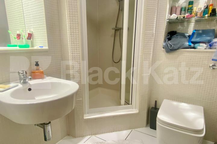 			2 Bedroom, 2 bath, 1 reception Apartment			 Southwark Bridge Road, London Bridge