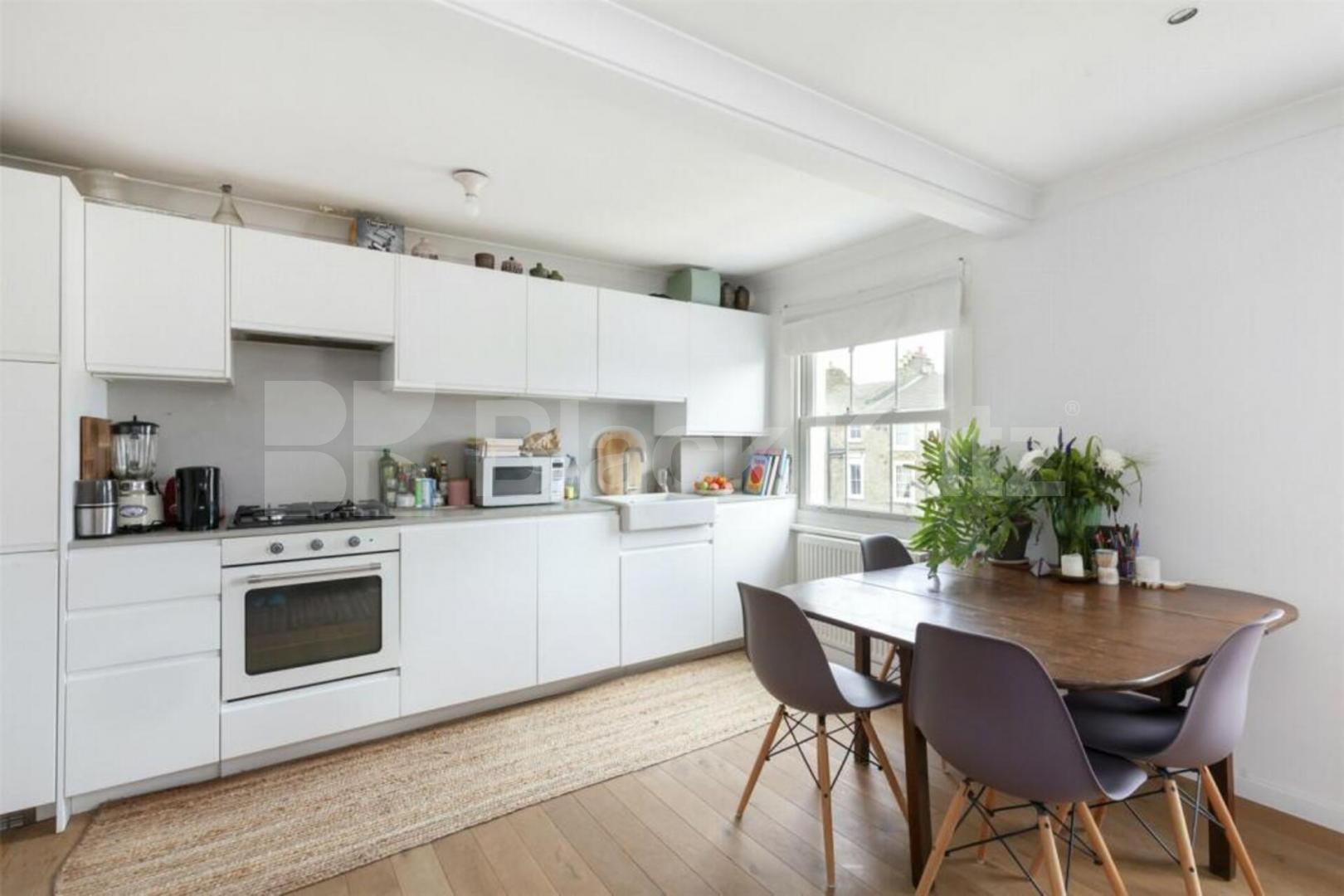 Modern one bed set on the 2nd floor of a period house mins to Camden Agar Grove, Camden