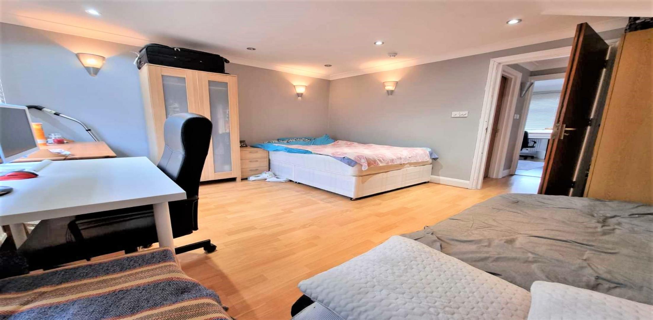 			2 Bedroom, 1 bath, 1 reception Flat			 Heathfield Park, WILLESDEN GREEN