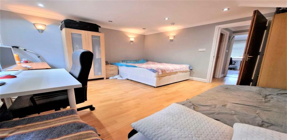 			2 Bedroom, 1 bath, 1 reception Flat			 Heathfield Park, WILLESDEN GREEN