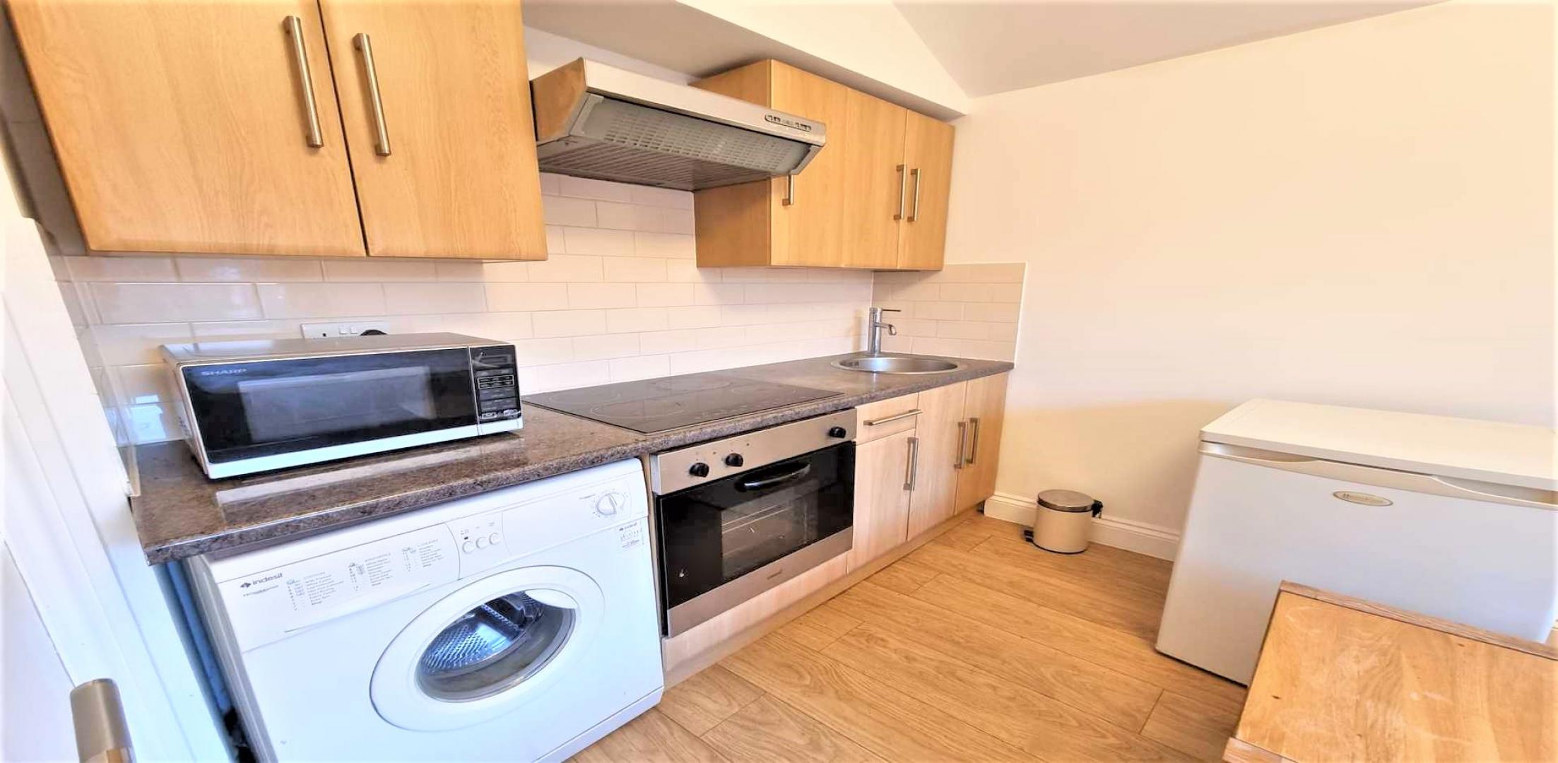 			Studio Apartment, 1 bath, 1 reception Studio			 Fordwych Road, WEST HAMPSTEAD/KILBURN