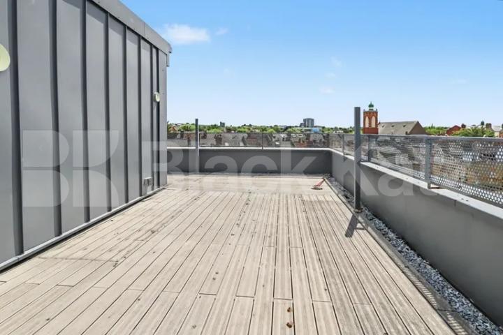 A spacious and well-presented split-level apartment situated on the sought-after Oaklands Road, NW2 Oaklands Road, Lancia House, NW2,  Lancia House