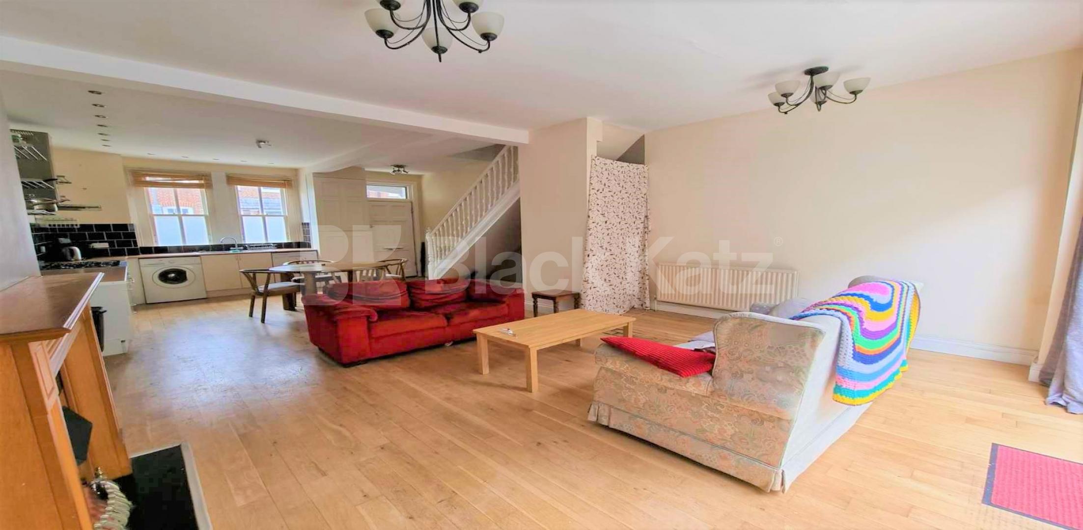 			3 Bedroom, 1 bath, 1 reception Terraced House			 Galloway Road , Shepherds Bush
