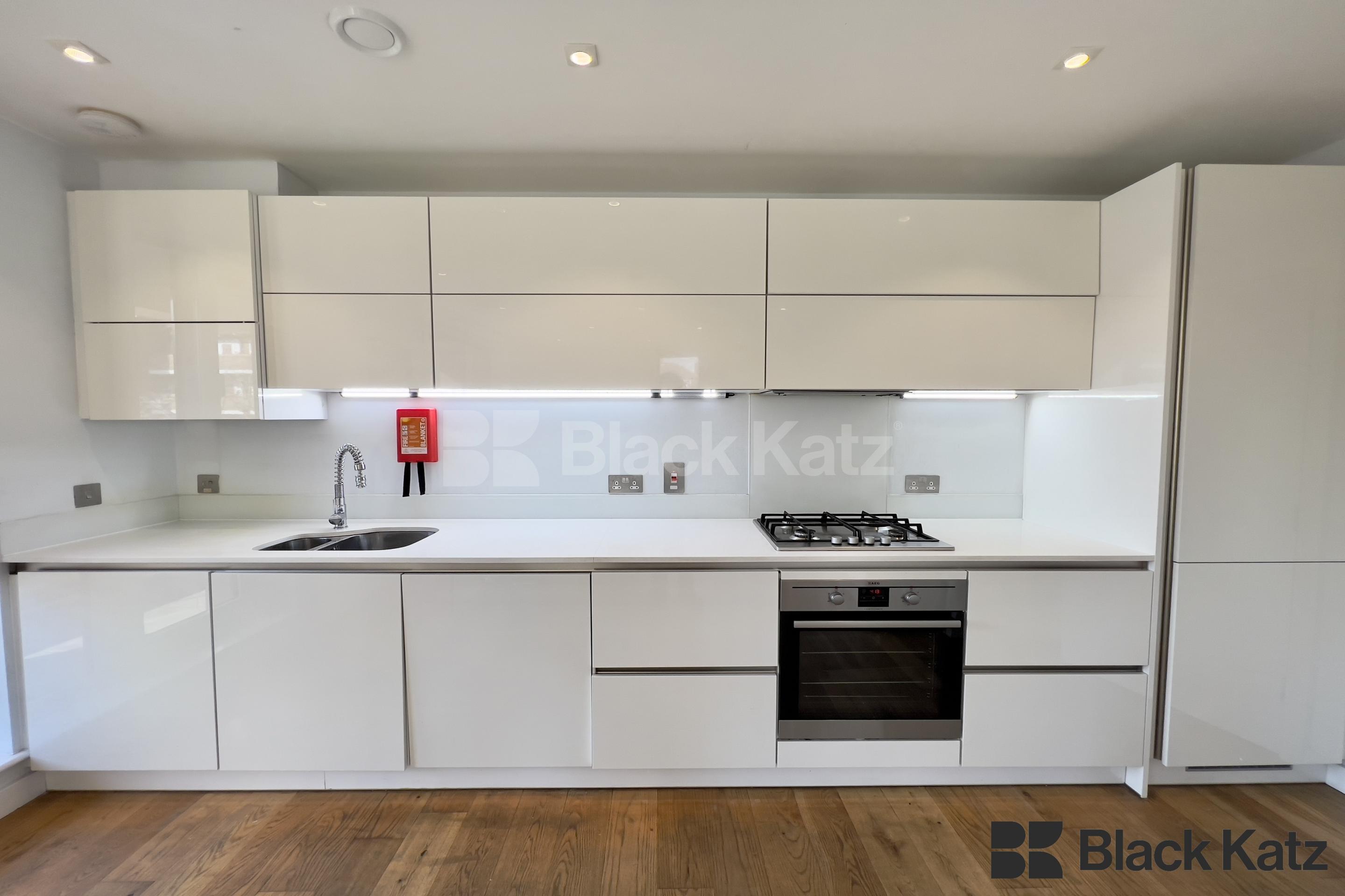 Luxury, generous apartment moments from Brick Lane  Cityscape Apartments, Spitafields E1