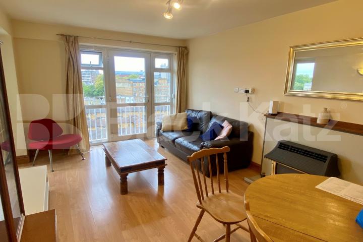 Superbly located with stunning views of the cityscape  Great Suffolk Street , Borough