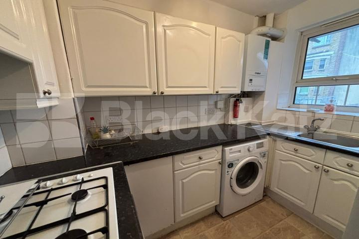 Bright & airy, freshly repainted throughout Mid-Century apartment. Mawbey Road, Old Kent Road 