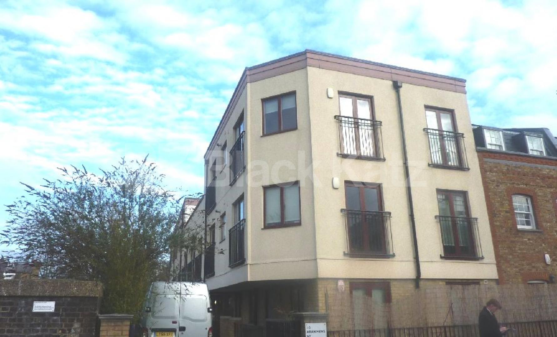 			New Instruction, 1 Bedroom, 1 bath, 1 reception Flat			 Barnsbury Grove, ISLINGTON/BARNSBURY