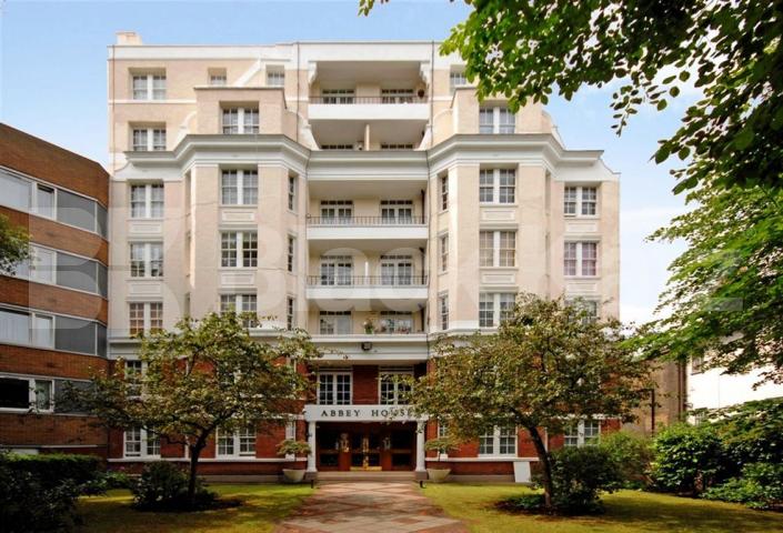 			NEW INSTRUCTION!, Studio Apartment, 1 bath, 1 reception Studio			 Abbey Road, ST JOHNS WOOD