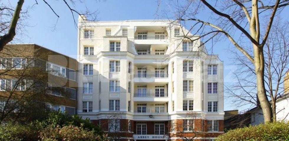 			NEW INSTRUCTION!, 2 Bedroom, 1 bath, 1 reception Flat			 Garden Road, ST JOHNS WOOD