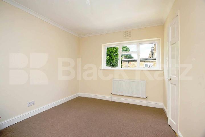 			LET!, 2 Bedroom, 1 bath, 1 reception Flat			 Ashmore Road, MAIDA VALE