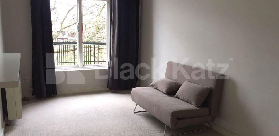 			LARGE  ONE BED MINUTES TO CAMDEN HIGH ST! , 1 Bedroom, 1 bath, 1 reception Flat			 Pratt Street, CAMDEN