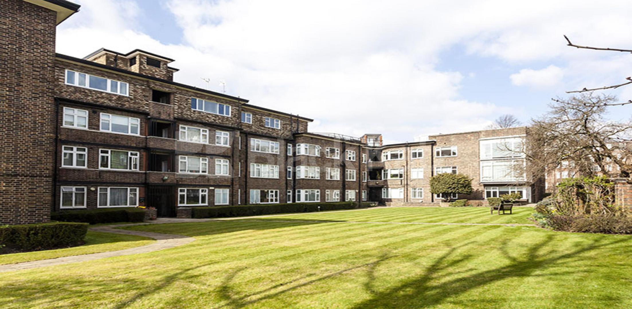 			NEW INSTRUCTION!, 2 Bedroom, 1 bath, 1 reception Flat			 Avenue Close, ST JOHNS WOOD 