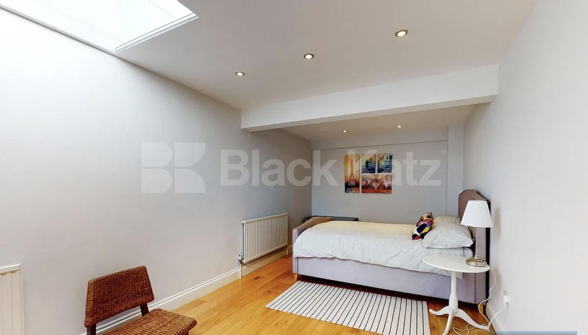 A beautifully two double bedroom apartment offering a modern and stylish living  Camden Road , Holloway