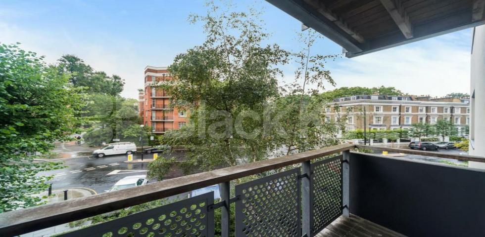 			2 Bedroom, 1 bath, 1 reception Apartment			 Addison Road , Holland Park