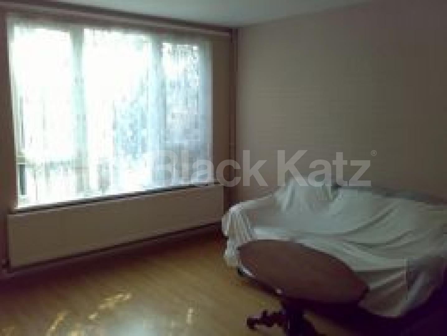 			4 Bedroom, 1 bath, 1 reception Flat			 Centurion Close, CALEDONIAN ROAD N7