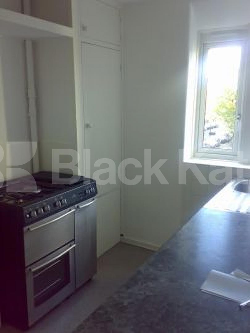 			new instruction, 1 Bedroom, 1 bath, 1 reception Flat			 Aberdeen Place, St Johns Wood