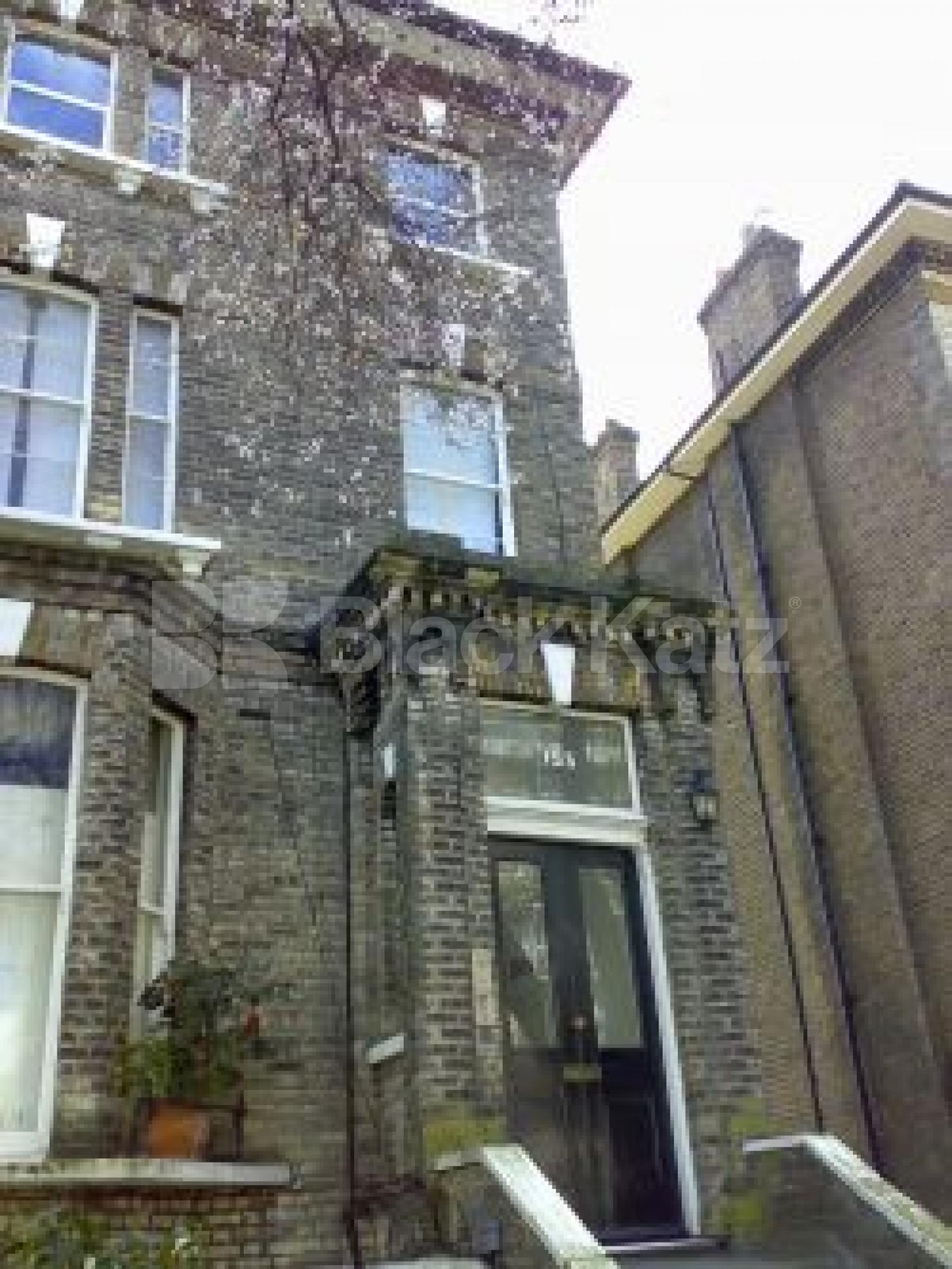 			VIEWINGS ESSENTIAL, 2 Bedroom, 1 bath, 1 reception Flat			 King Henry Road, Hampstead NW3 NW3