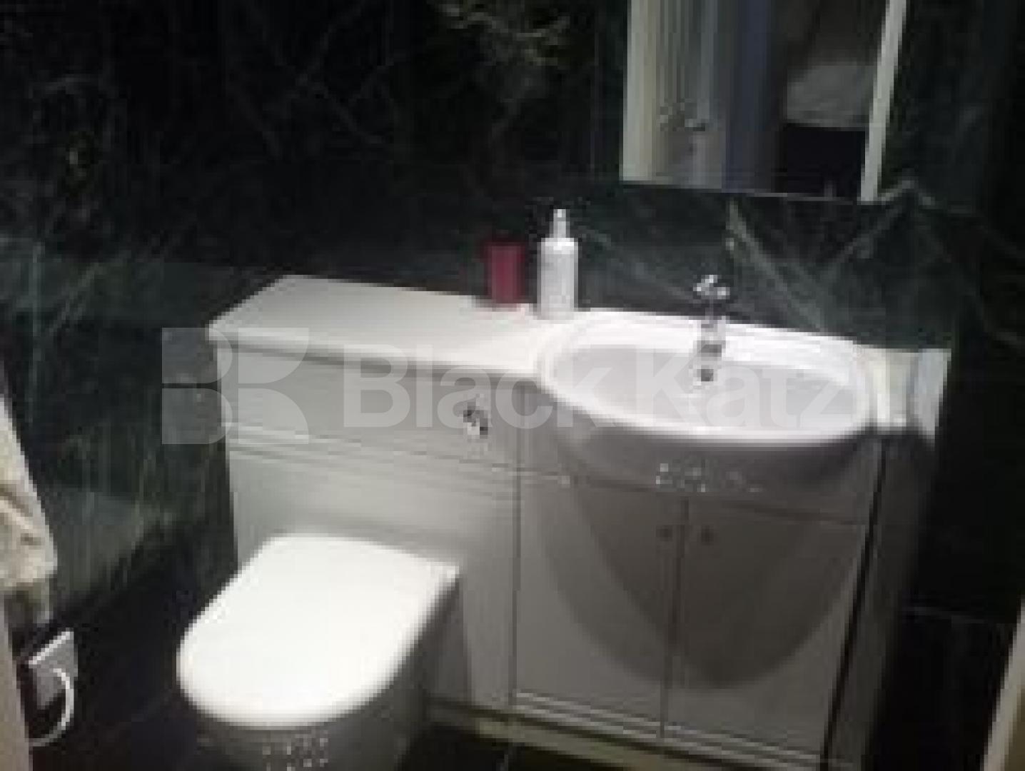 			VIEWINGS ESSENTIAL, 2 Bedroom, 1 bath, 1 reception Flat			 Marshall Street, Oxford Circus