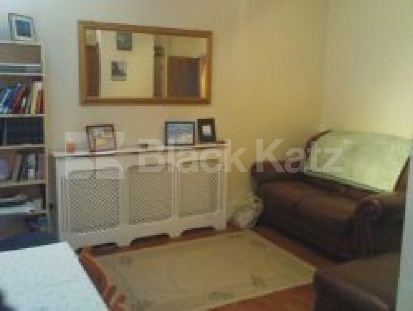 			LOCATION LOCATION LOCATION !!!, 1 Bedroom, 1 bath, 1 reception Flat			 Burton Street, RUSSELL SQUARE