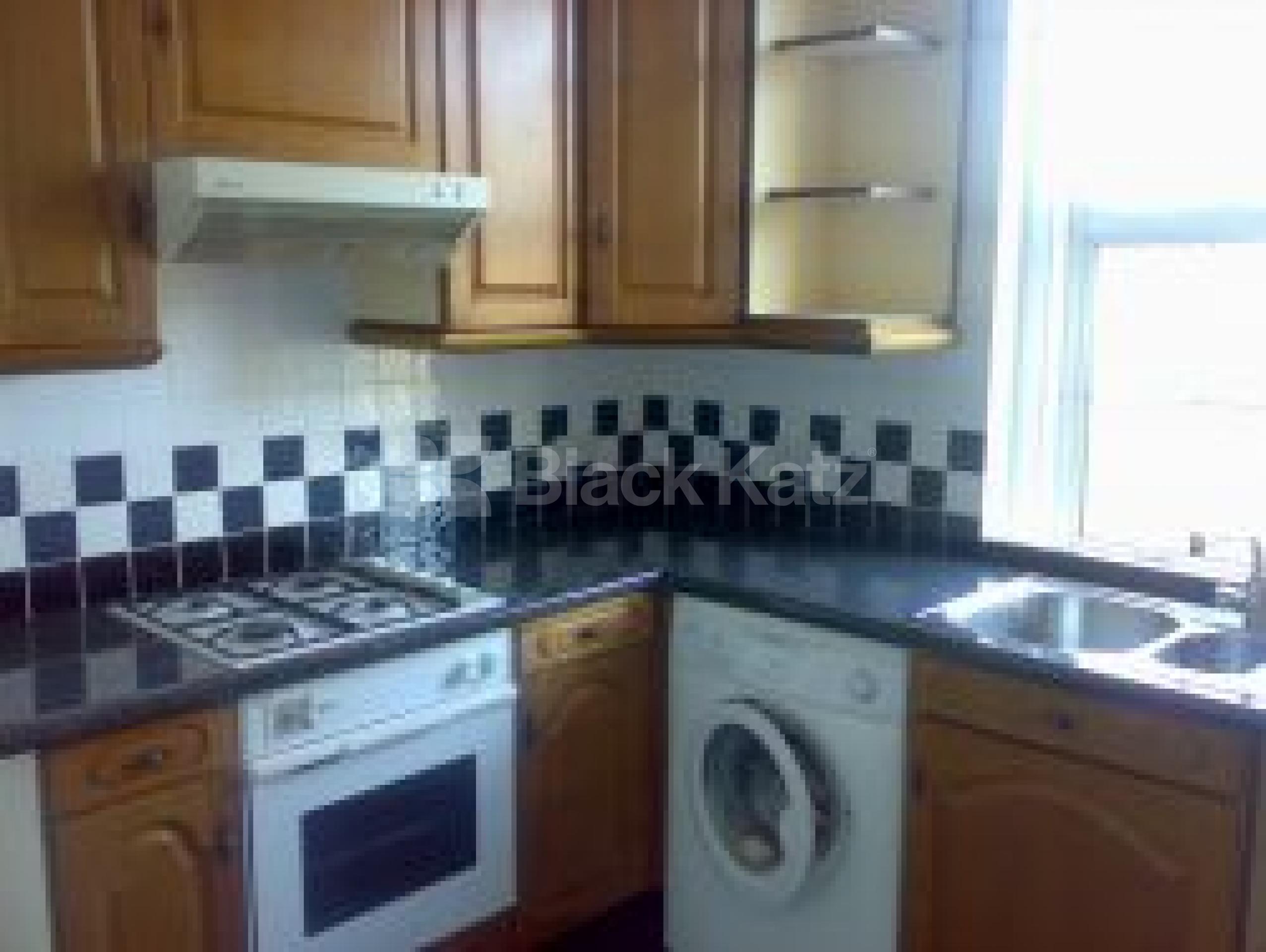 			NEW INSTRUCTION/GREAT FOR 3 SHARERS, 2 Bedroom, 1 bath, 1 reception Flat			 Blenheim Terrace, ST JOHNS WOOD NW8