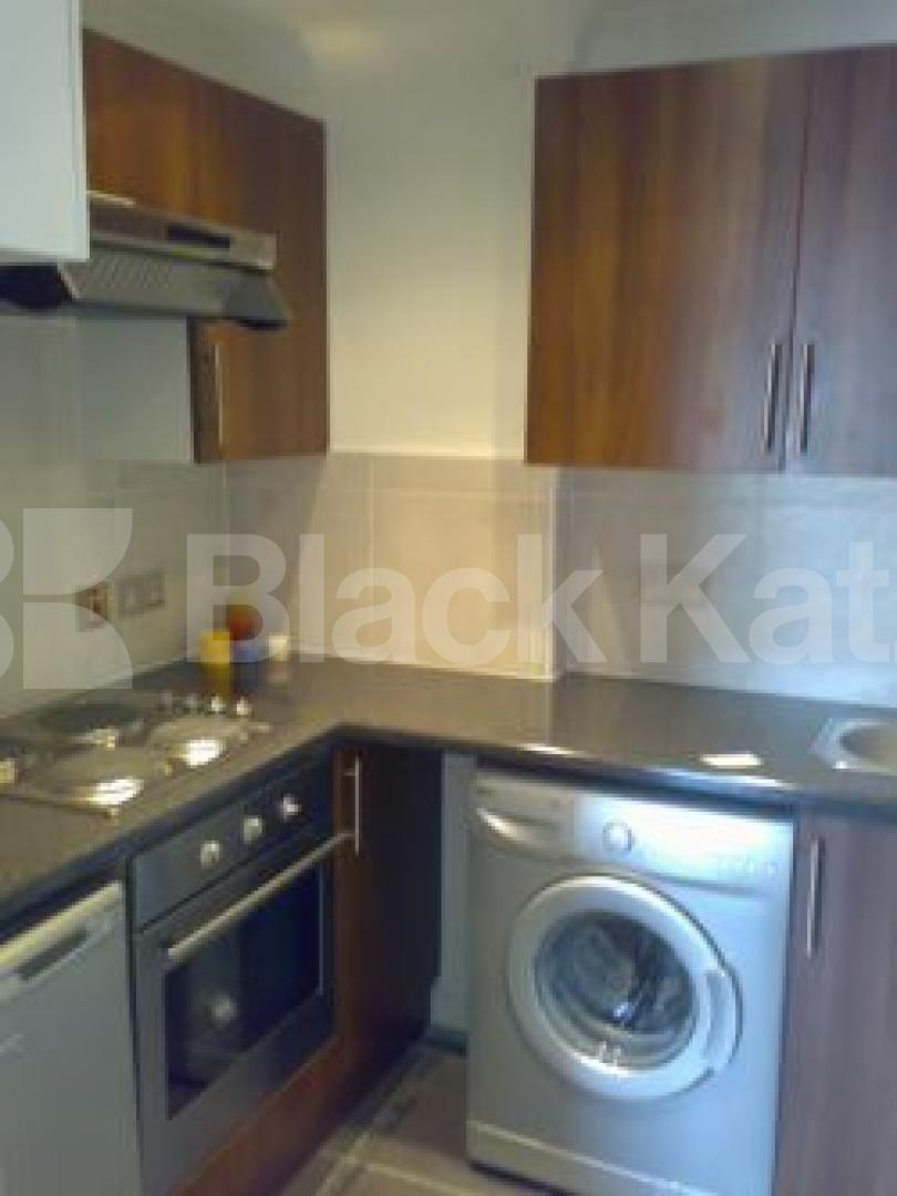 			1 Bedroom, 1 bath, 1 reception Flat			 Elgin Avenue, MAIDA VALE W9